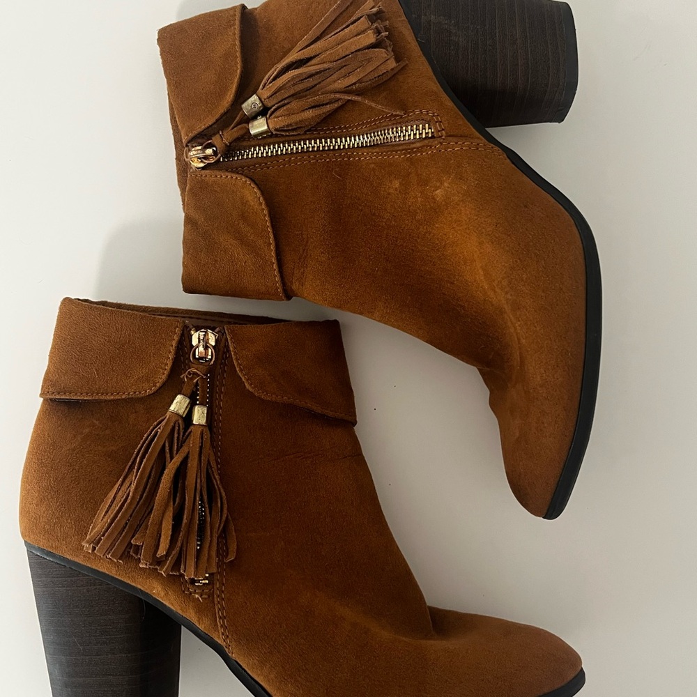 Lauren Conrad Brown Suede Ankle Boots with Tassels